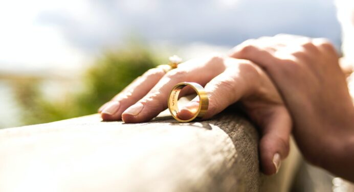 Projeto de Lei assegura pensão ao ex-cônjuge por redução do padrão de vida após o término do relacionamento